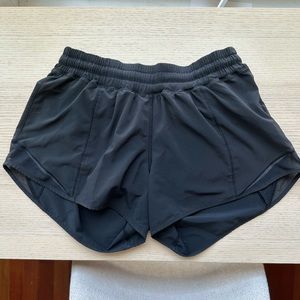 Lululemon Hotty Hot Low Rise Short 4"